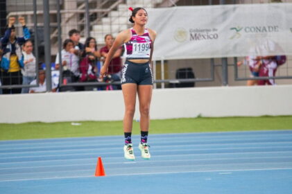 Saltadores sonorenses suben al pódium en Olimpiada Nacional (1)