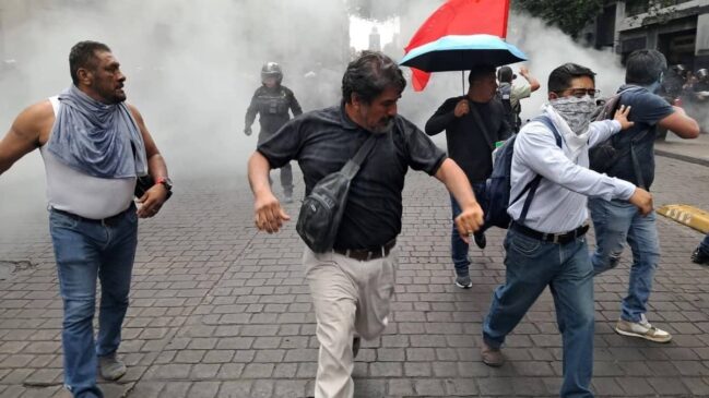 Sección 7 de la CNTE condena represión