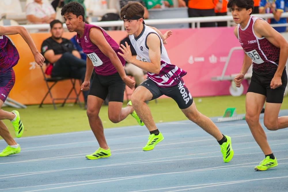 Velocista atesora, a base de rapidez, su primera presea de Olimpiada Nacional... (1)