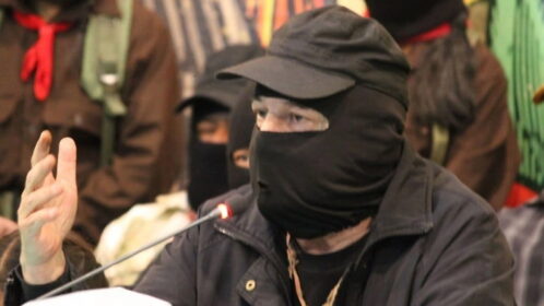 El subcomandante Marcos dice que la realidad en México se impone al mundo frívolo y superficial del Mundial