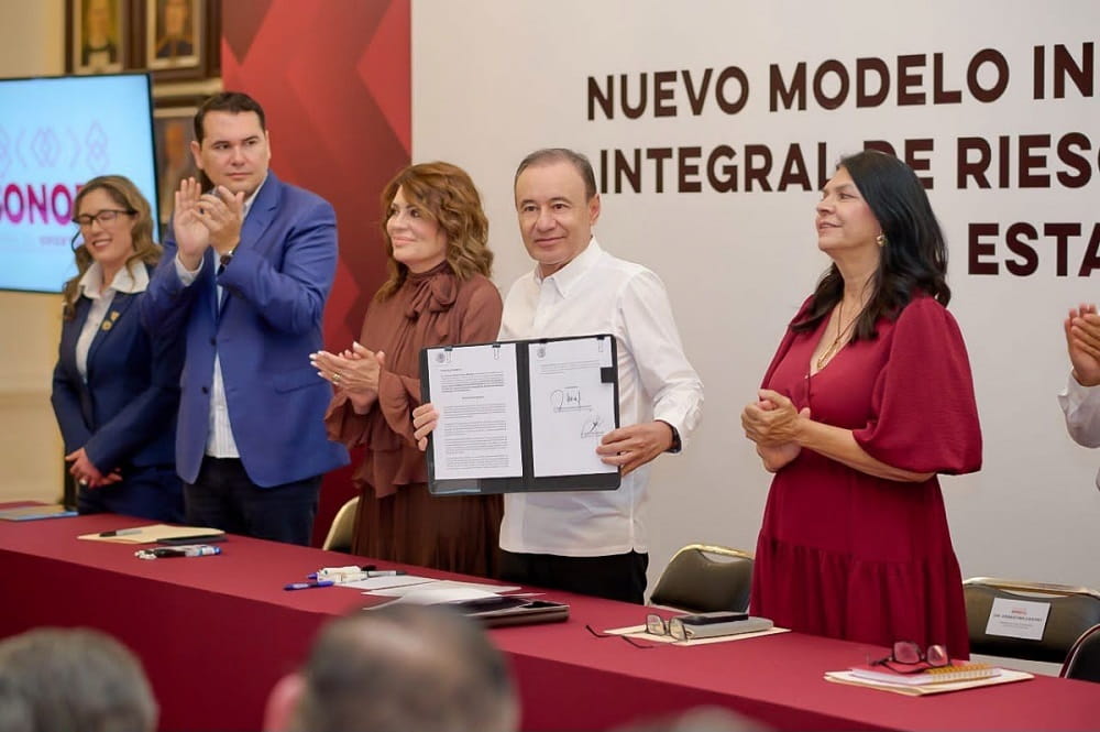 Durazo construye un nuevo modelo de prevención y protección civil para Sonora... (1)
