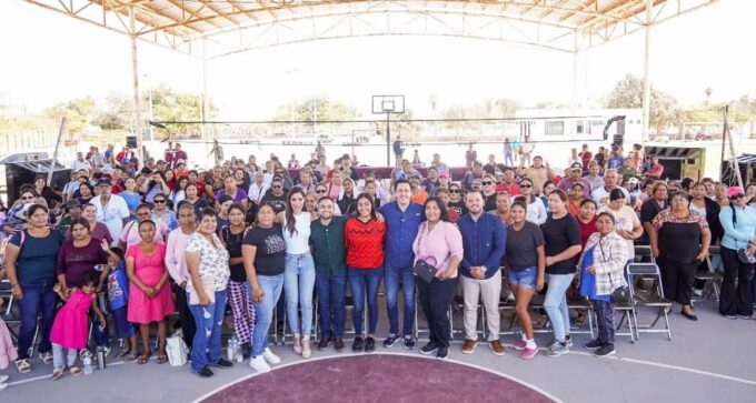 Gobierno de Sonora entrega apoyos a familias de Bahía de Kino (1)