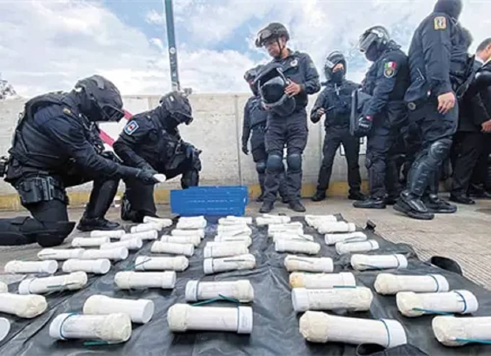 aseguran-explosivos-en-autobuses-de-ayotzinapa