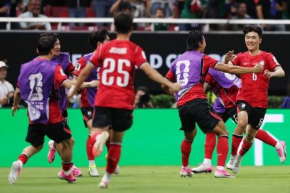 Crea del sur vence 2-1 a Chequia en el grupo A