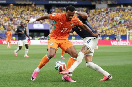 Ecuador perdona y Costa de Marfil les arrebata el triunfo en los minutos finales