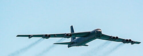 Bombardero se estrella en la base Edwards de California