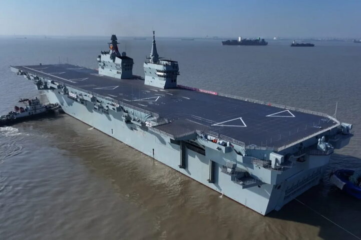 China revoluciona la guerra naval con su buque de asalto Tipo 076 Sichuan