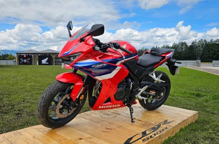 Con prueba en pista debutó la Honda CBR500R en suelo mexicano
