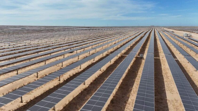 Entran en operación al 100% dos etapas de la planta solar . (1)