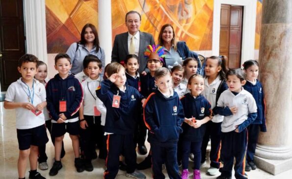 Gobernador Durazo da a conocer calendario escolar 2026-2027.. (1)