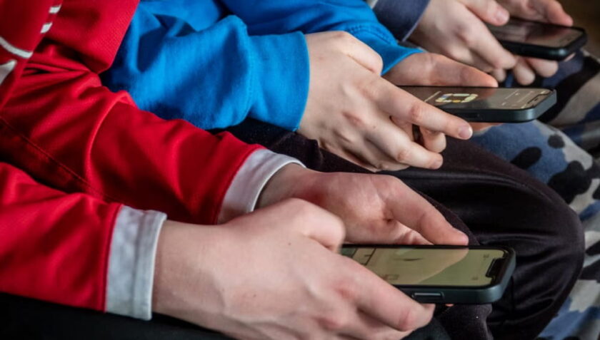 Prohibido las redes sociales en niños (1)