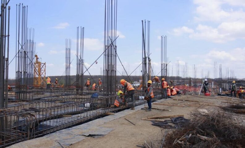 construcción de hospital lleva un avance conforme a los establecido en el programa