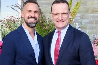 Jens Spahn dimite tras escándalo de alquiler de vientre