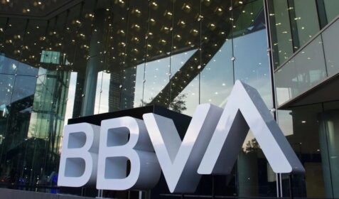 Caen 1.4% las ganancias de BBVA en el primer semestre ante un aumento en la generación de reservas