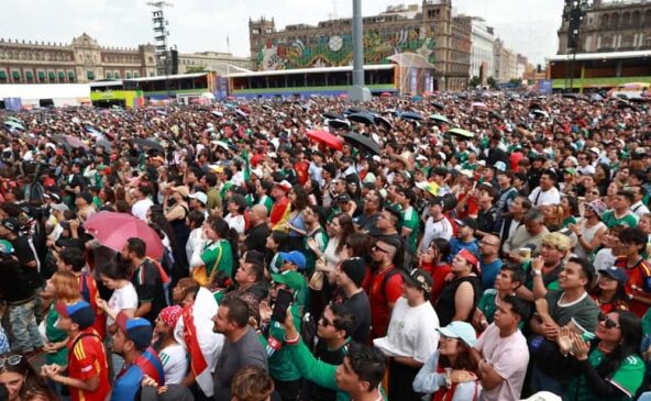 zócalo lleno hasta la coronilla (1)