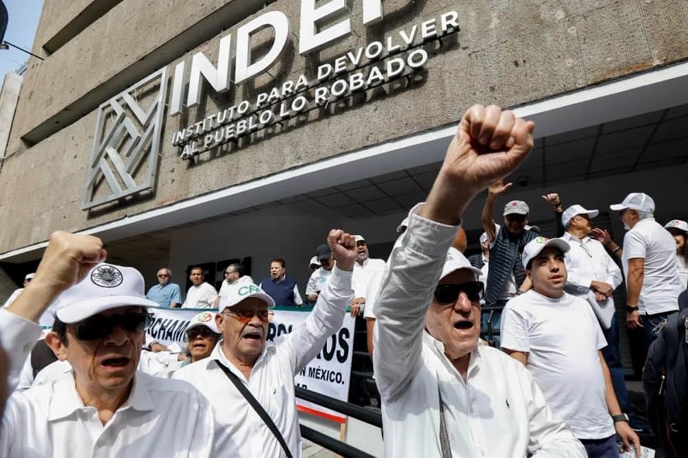 Alianza Nacional de Pensionados realizó un mitin en apoyo a los jubilados de Luz y Fuerza del Centro.. (1)