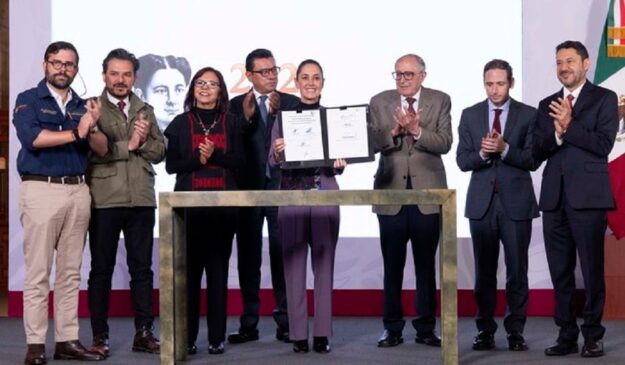 Conferencia_de_prensa_matutina_-_Palacio_Nacional (1)