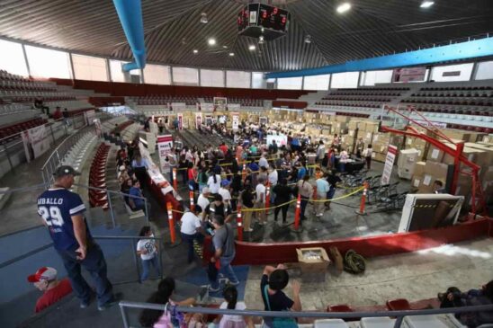 Entrega Gobernador Durazo más de 35 mil uniformes gratuitos en Cajeme. (1)