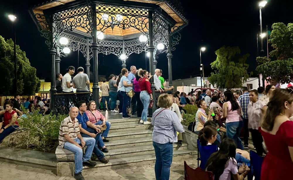 celebrar a las personas adultas mayores con “Bailar es recorda (1)
