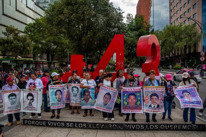 dan-giro-al-caso-ayotzinapa-20-bolsas-con-restos-y-un-crematorio-clandestino