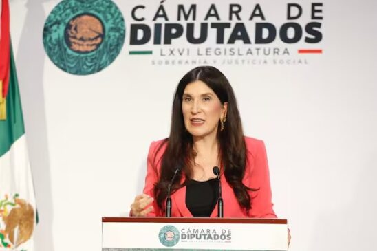 kenia lopez rabadan