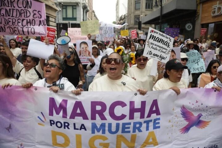 marcha-en-cdmx-por-la-legalizacion-de-la-eutanasia