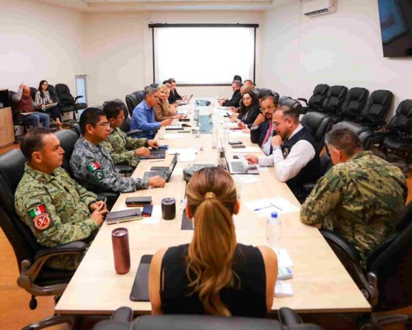 marina del pilar en la mesa de seguridad de BC (1)