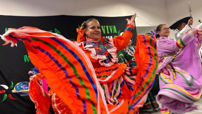 Celebra Gobierno de Sonora “Noche Mexicana” con jubilados y pensionados de Isssteson (1)