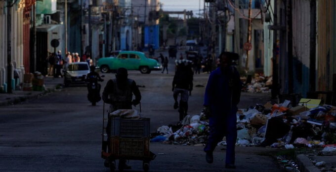 Cuba sufre su séptimo apagón general en lo que va del año (2) (1)