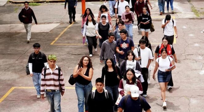 La OCDE reportó un crecimiento de seis puntos en la proporción de mujeres jóvenes que estudian (1)