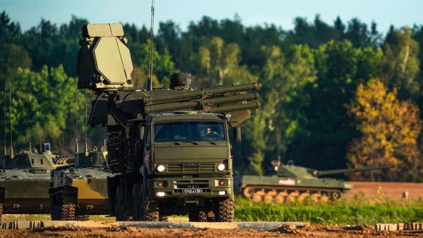 Un sistema de defensa antiaérea Pantsir-S (1)