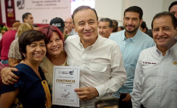 aseguran el patrimonio de familias sonorenses con entrega de escrituras y créditos liquidados (1)