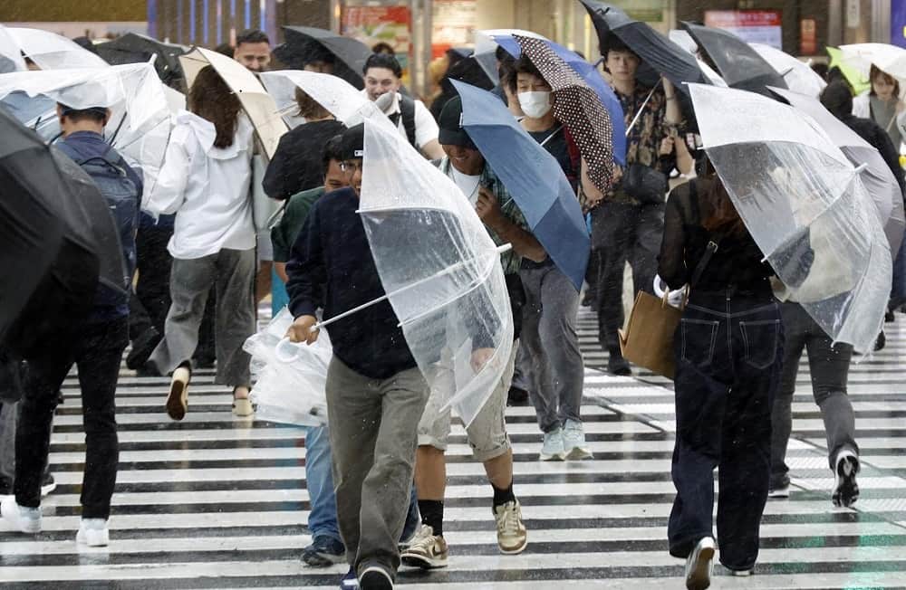 japon. evacuación por tifon (1)