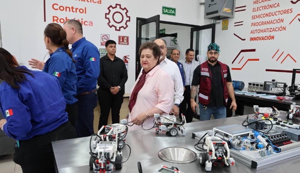 Gobernador Durazo en alianza con FORD impulsa primer Laboratorio industrial de nivel internacional en Cecyte Sonora (1)