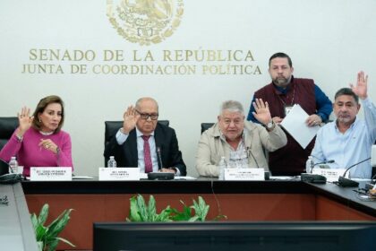 Por unanimidad avanza en comisiones dictamen  de la iniciativa que regula  uso de celulares en escuelas presentada Lorenia Valles