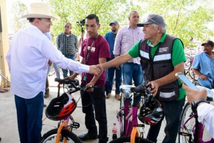 Gobernador Durazo facilita movilidad en comunidades alejadas con más de 3 mil entregas de bicicletas