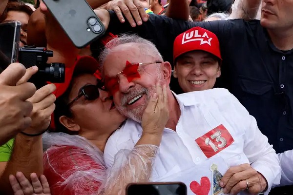 lula con simpatizantes