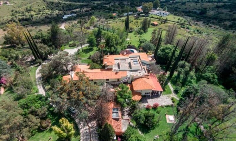 mansion de Juan Gabriel (1)