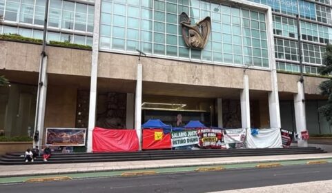 La demandas de los trabajadores del IMSS son legítimas y deben resolverse: Sheinbaum