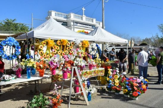 puesto flores panteón