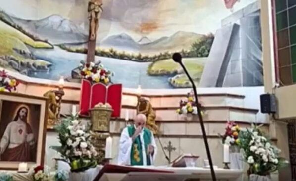 sacerdote muere en misa