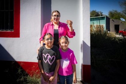 Beneficia Gobierno de Sonora a familias de Magdalena de Kino con programa de vivienda